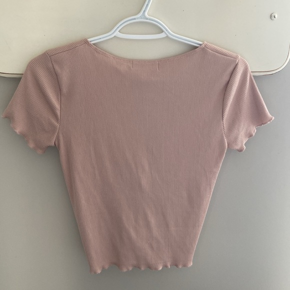 Petit t-shirt rose pale avec boucle avant - Picture 2 of 2